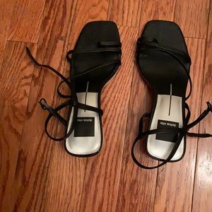 Dolce Vita Zyda heels in Black Embossed Lizard